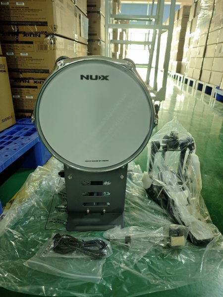 Nux 09000-81002-00100 Пэд бас-барабана (DM-8) c педалью для перкуссионного сэмплера DP-2000